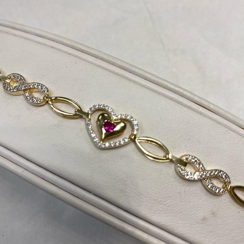 NEW 14K  Gold Heart Braclet